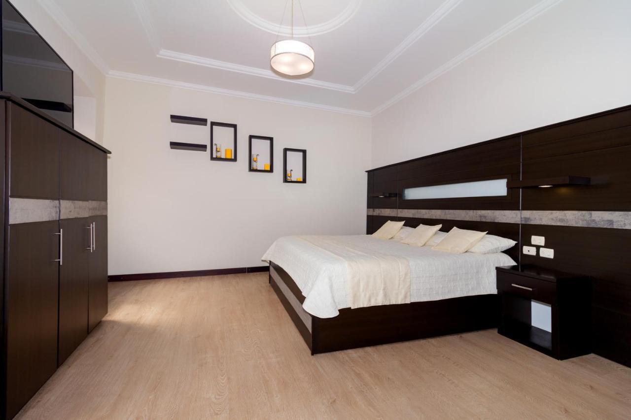 Hotel Majestic 2 By Hhg Cuenca Buitenkant foto
