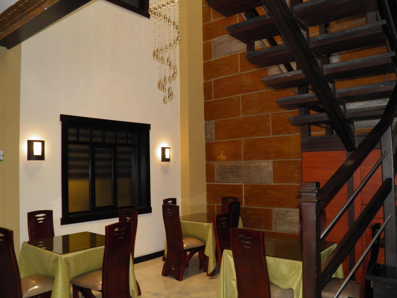 Hotel Majestic 2 By Hhg Cuenca Buitenkant foto